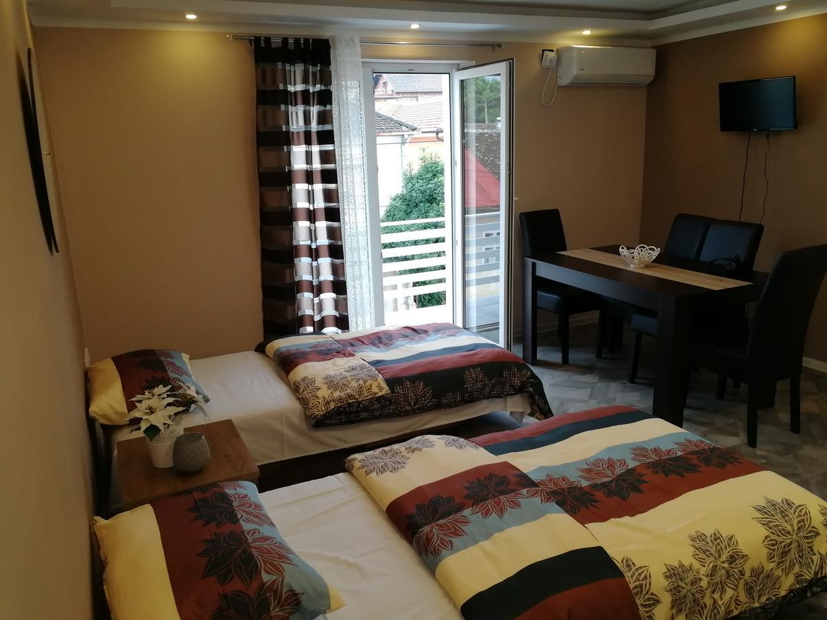 Apartman Bogic Golubăţ Exterior foto